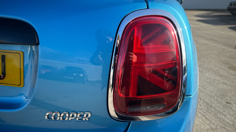 MINI Hatchback 1.5 Cooper Classic II 5dr Auto Petrol Hatchback